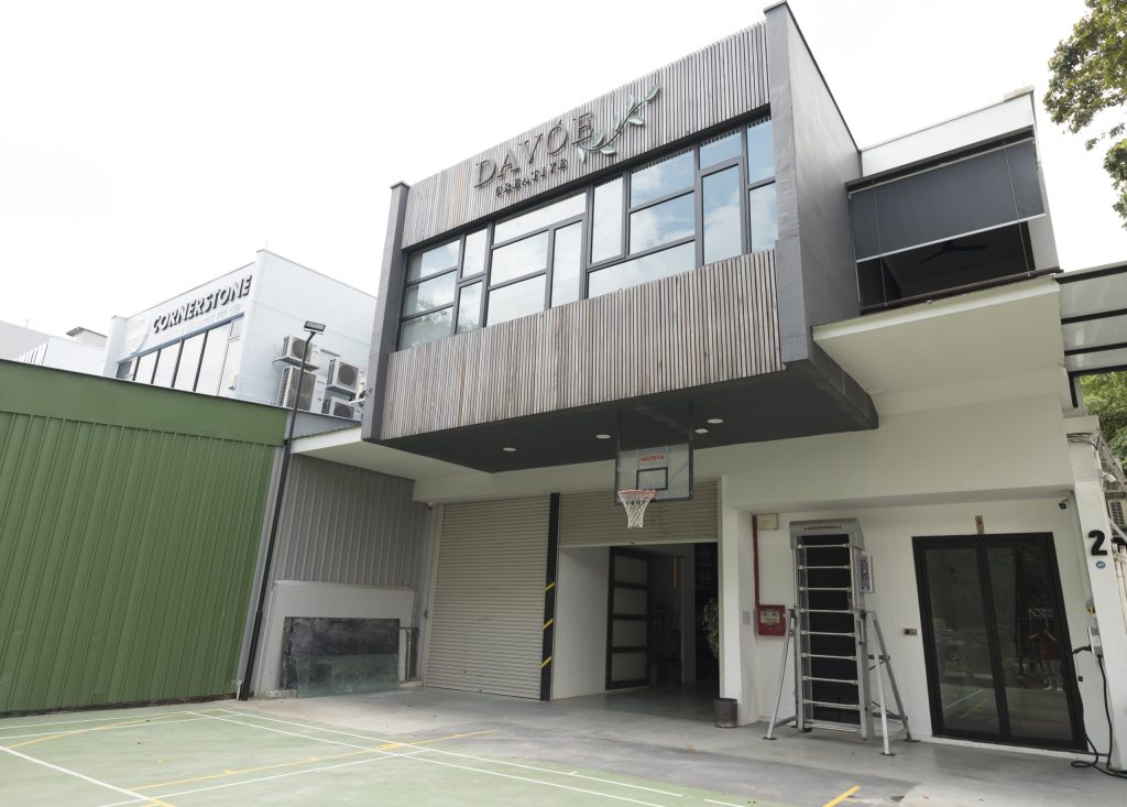1. Davoe Creative Office